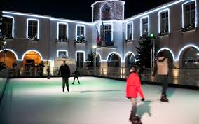 Patinoire synthétique avec rambardes polycarbonate